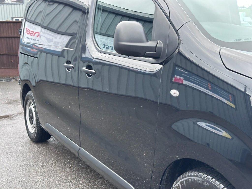 Used Vauxhall Vivaro 2022 for sale - 77302702: Photo 12