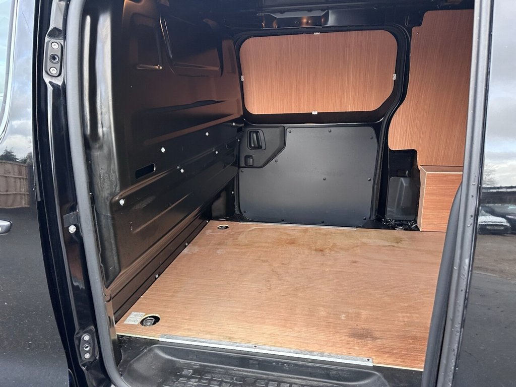 Used Vauxhall Vivaro 2022 for sale - 77302702: Photo 17