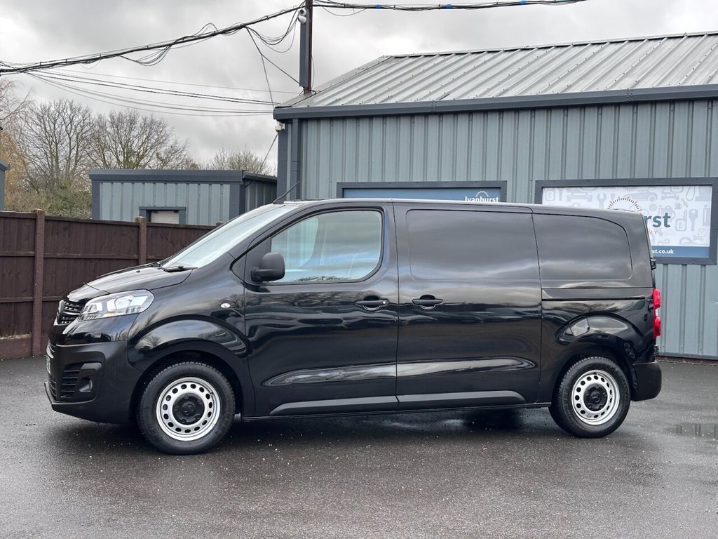 Used Vauxhall Vivaro 2022 for sale - 77302702: Photo 2