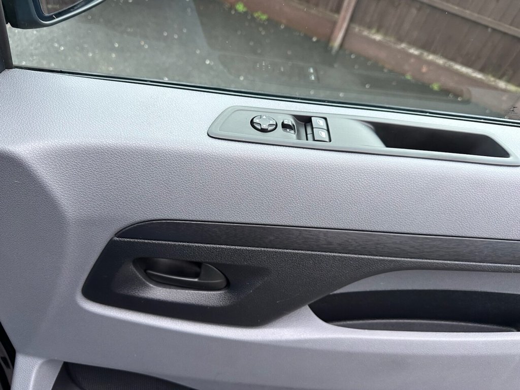 Used Vauxhall Vivaro 2022 for sale - 77302702: Photo 32