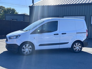 Used Ford Transit Courier 2016 for sale - 76184972: Photo