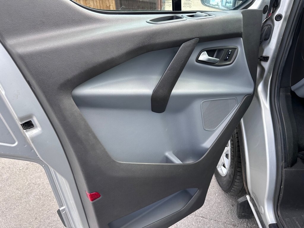 Used Ford Transit Custom 2017 for sale - 75973622: Photo 17