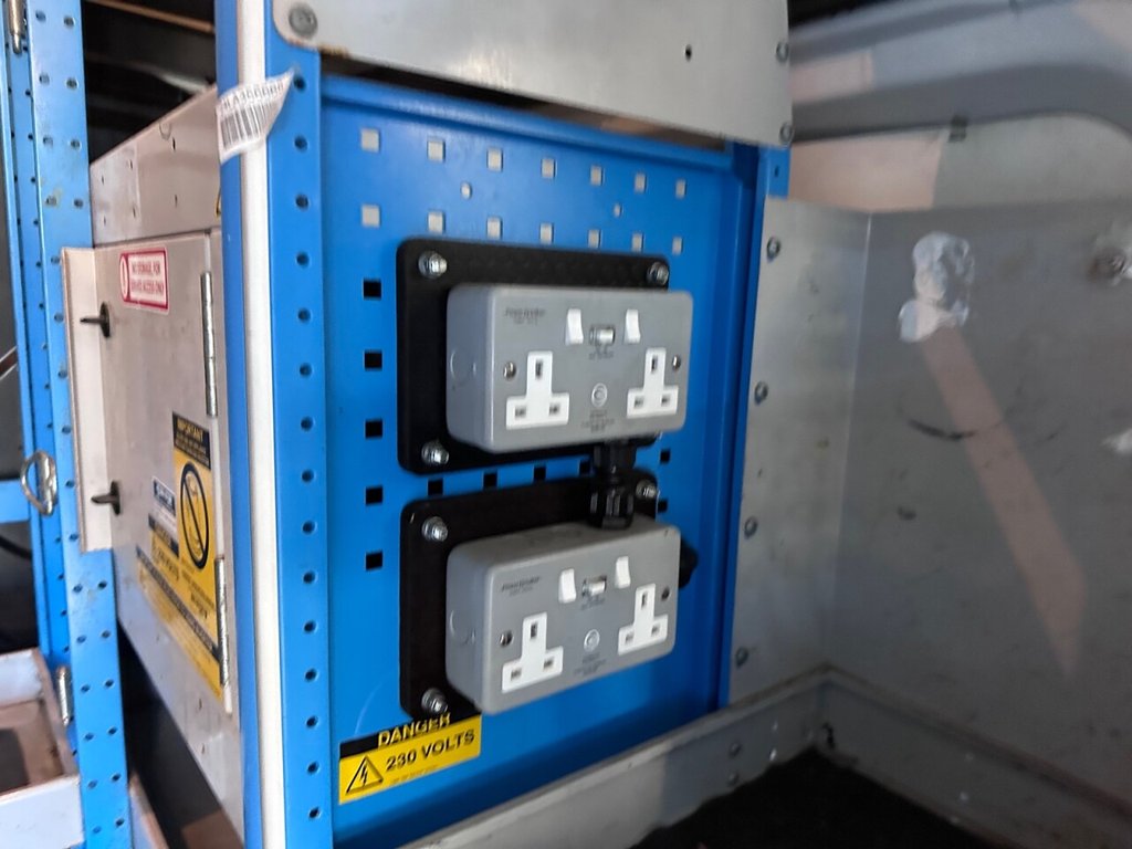 Used Ford Transit Custom 2015 for sale - 76784215: Photo 24