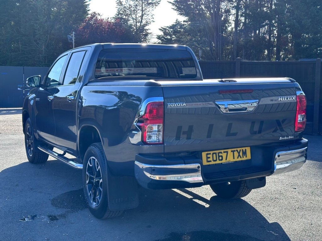 Used Toyota Hilux 2017 for sale - 77210305: Photo 12
