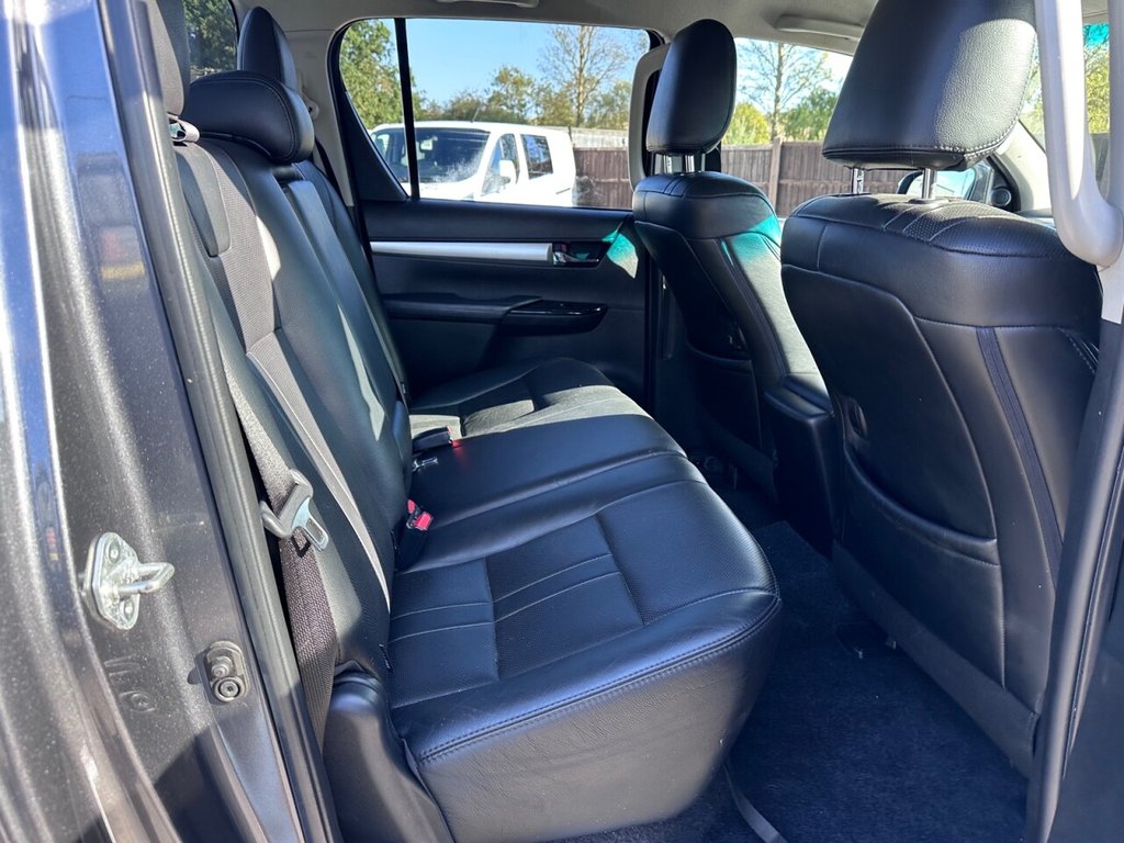 Used Toyota Hilux 2017 for sale - 77210305: Photo 28