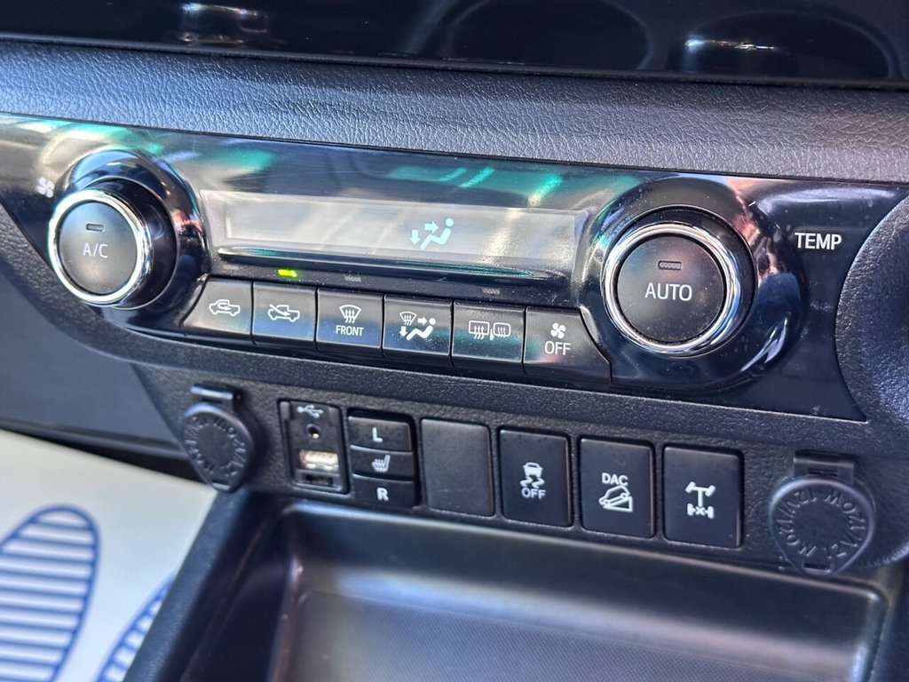 Used Toyota Hilux 2017 for sale - 77210305: Photo 38