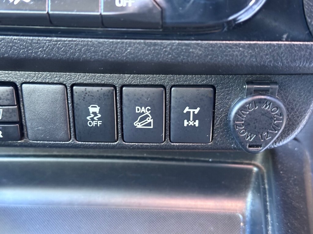 Used Toyota Hilux 2017 for sale - 77210305: Photo 40