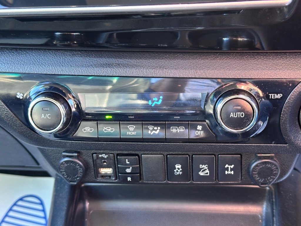 Used Toyota Hilux 2017 for sale - 77210305: Photo 41