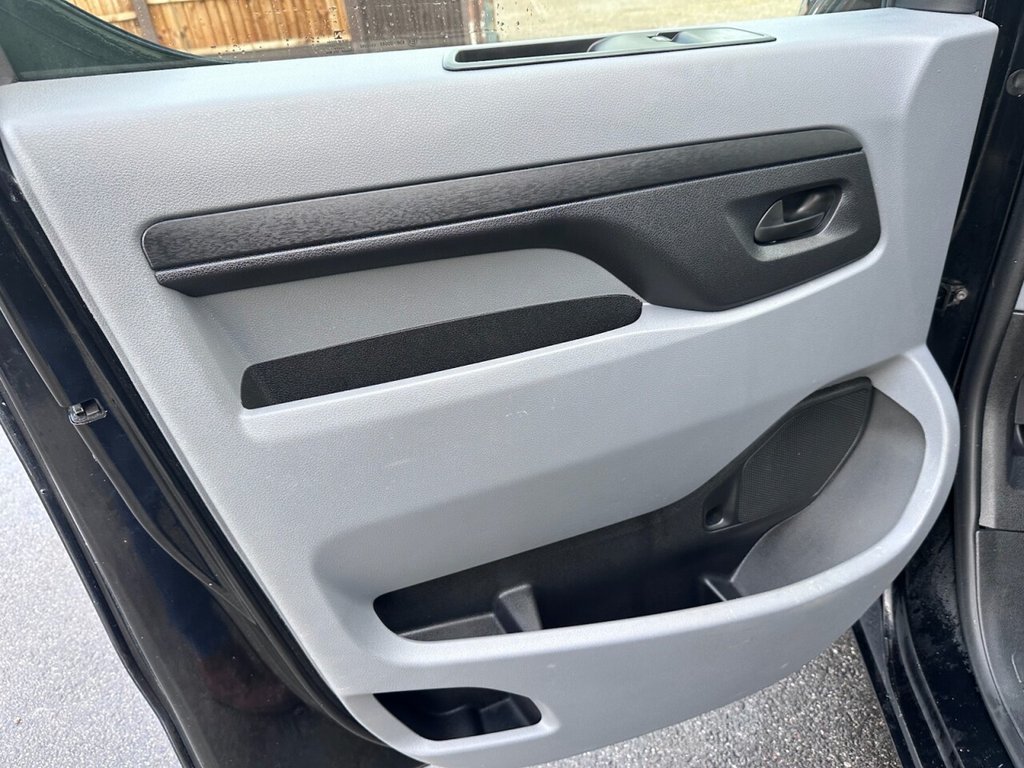 Used Vauxhall Vivaro 2022 for sale - 77227161: Photo 12