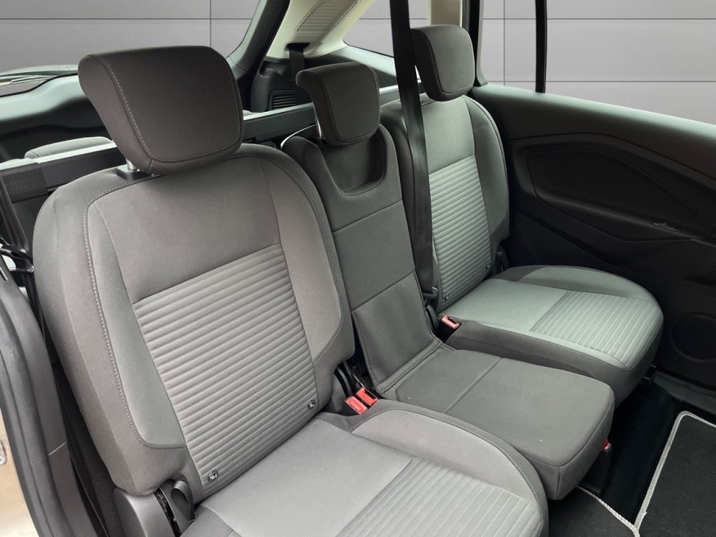 Used Ford Grand C-Max 2017 for sale - 76303191: Photo 16