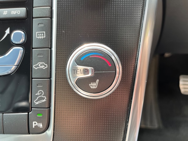Used Volvo XC60 2017 for sale - 74942065: Photo 24