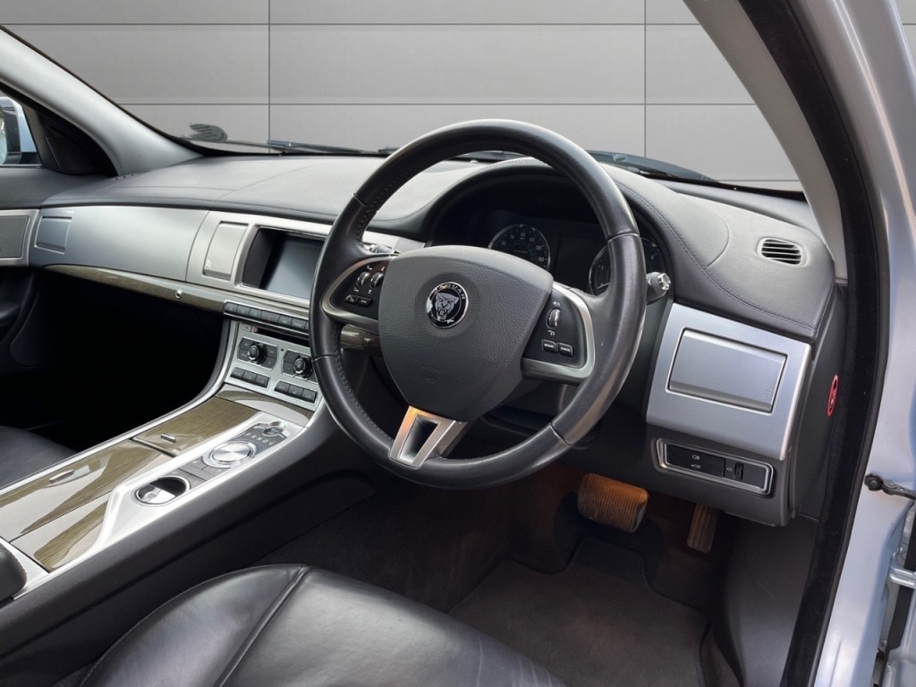 Used Jaguar XF 2014 for sale - 76303195: Photo 11