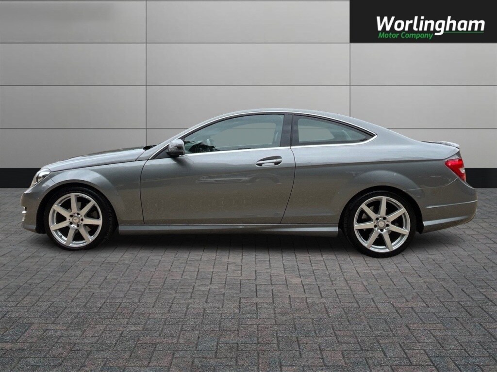 Used Mercedes-Benz C-Class 2014 for sale - 76056588: Photo 4