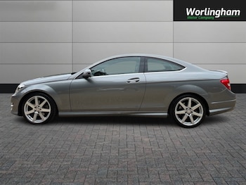 Used Mercedes-Benz C-Class 2014 for sale - 76056588: Photo 4