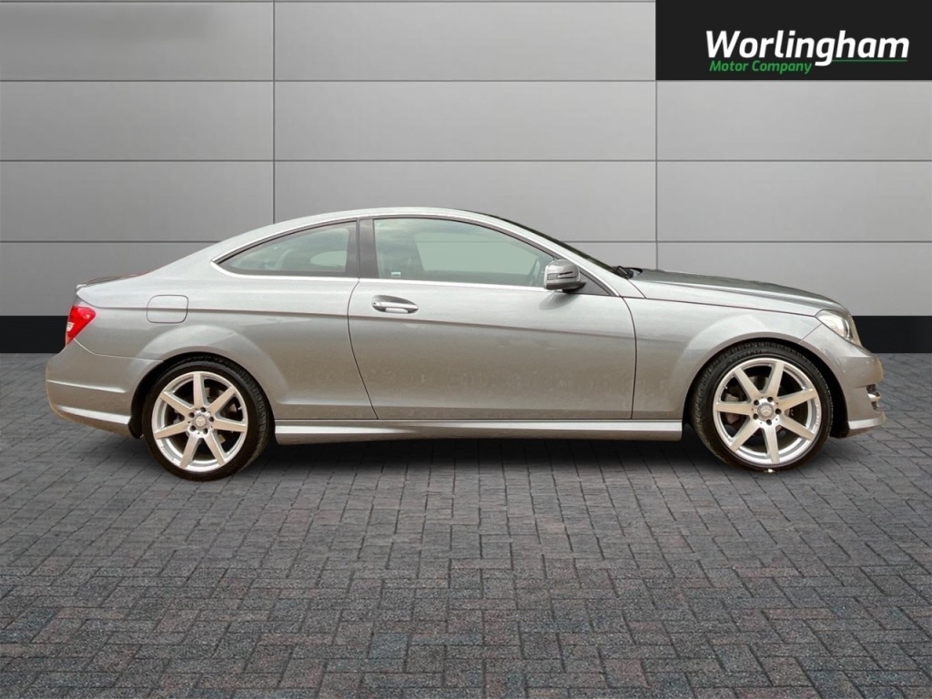Used Mercedes-Benz C-Class 2014 for sale - 76056588: Photo 8