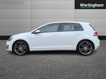 Used Volkswagen Golf 2017 for sale - 79679052: Photo