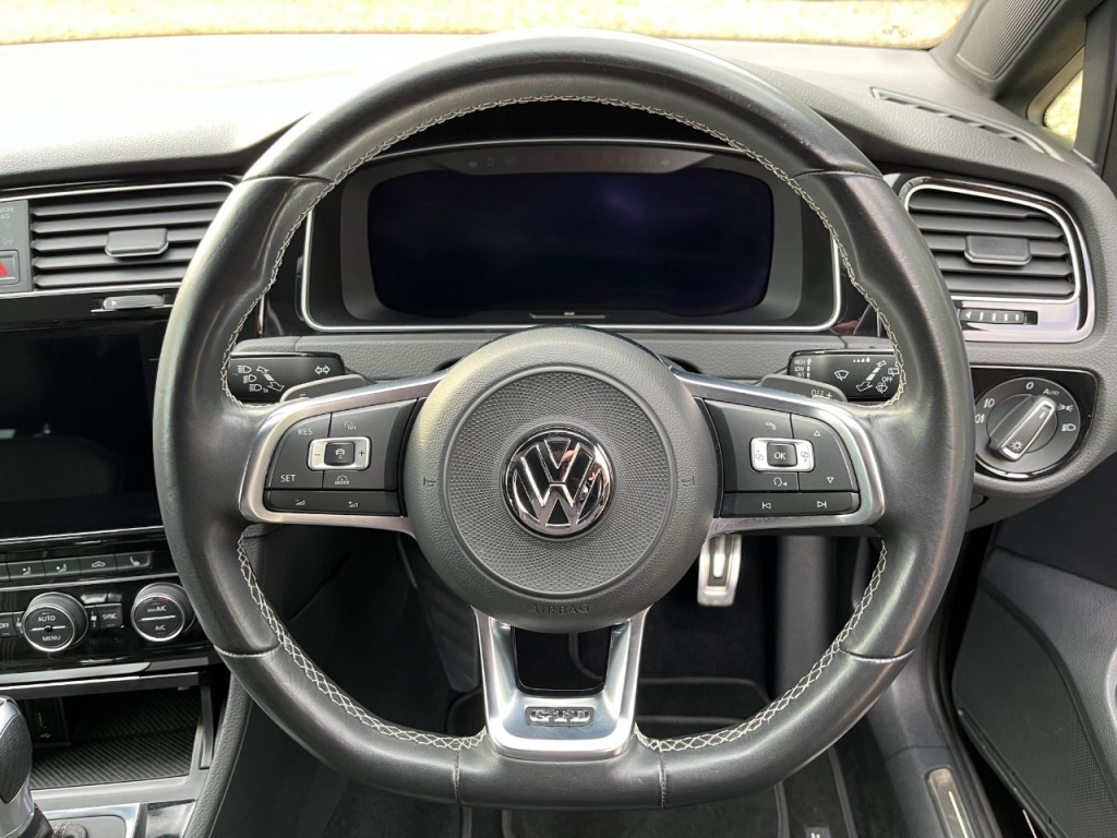 Used Volkswagen Golf 2018 for sale - 76546058: Photo 24