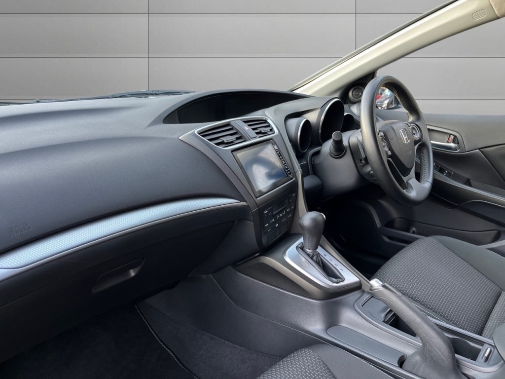 Used Honda Civic 2017 for sale - 76693175: Photo 13