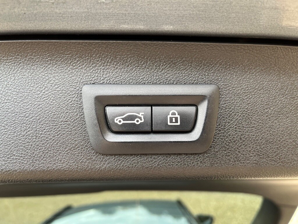 Used BMW 5 Series 2017 for sale - 76449466: Photo 31