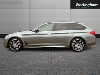 Used BMW 5 Series 2017 for sale - 76449466: Photo