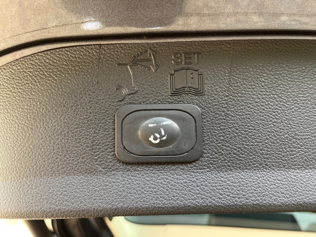 Vehicle 33