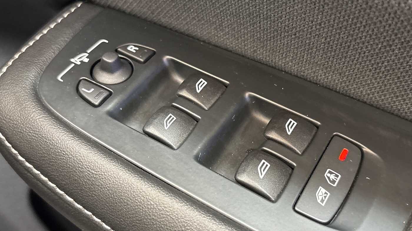 Used Volvo V60 2023 for sale - 78036007: Photo 25