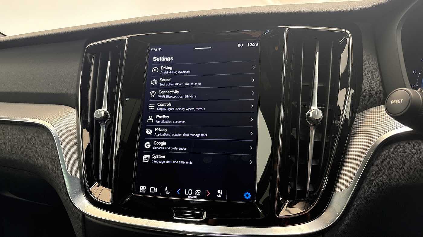 Used Volvo V60 2023 for sale - 78036007: Photo 35