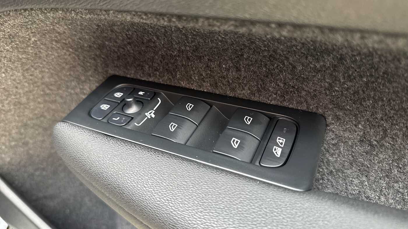 Used Volvo XC40 2025 for sale - 78036016: Photo 25