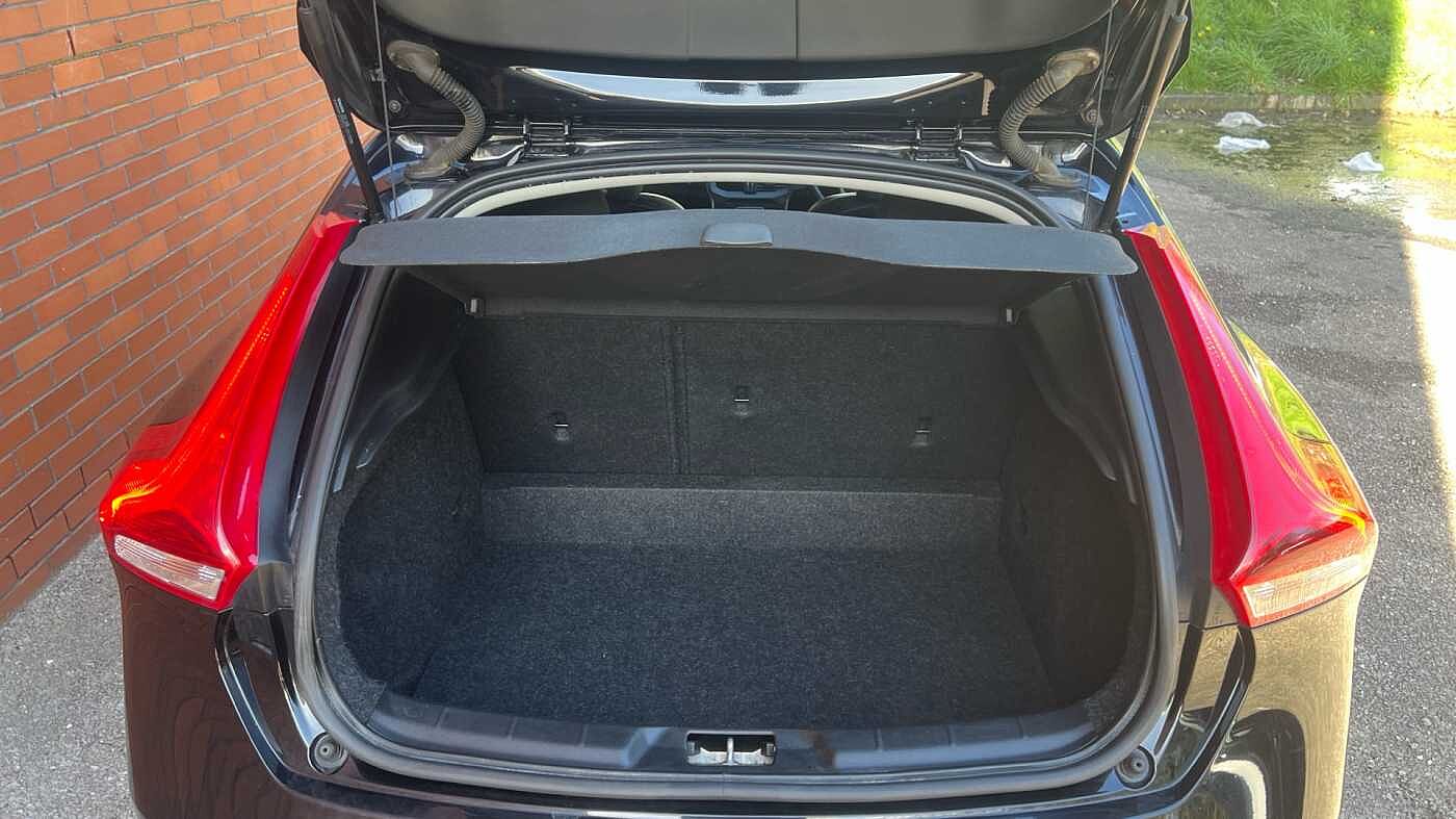 Used Volvo V40 2018 for sale - 78036029: Photo 15