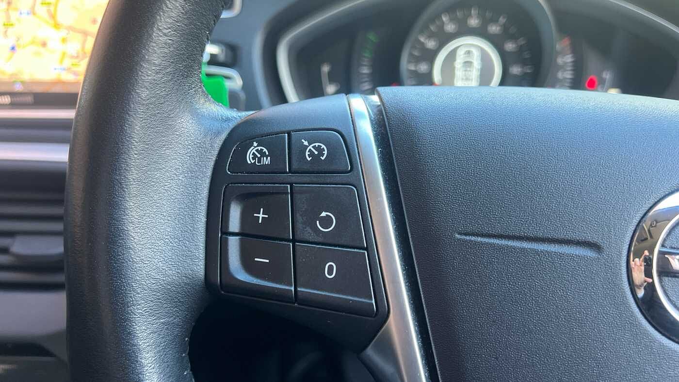 Used Volvo V40 2018 for sale - 78036029: Photo 18