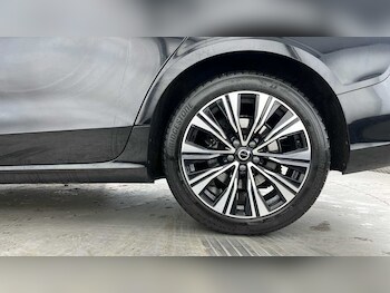 Used Volvo V60 2023 for sale - 78343984: Photo