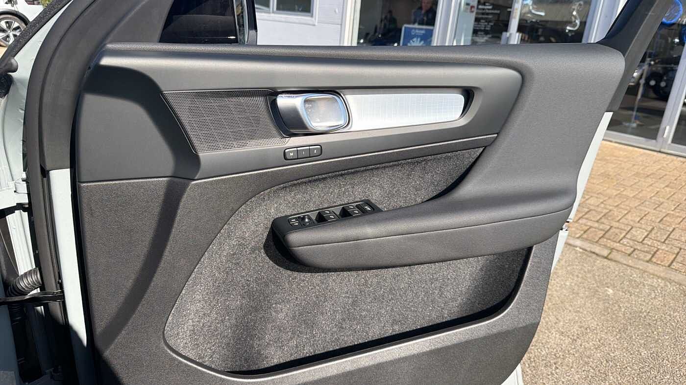 Used Volvo XC40 2026 for sale - 78179861: Photo 29