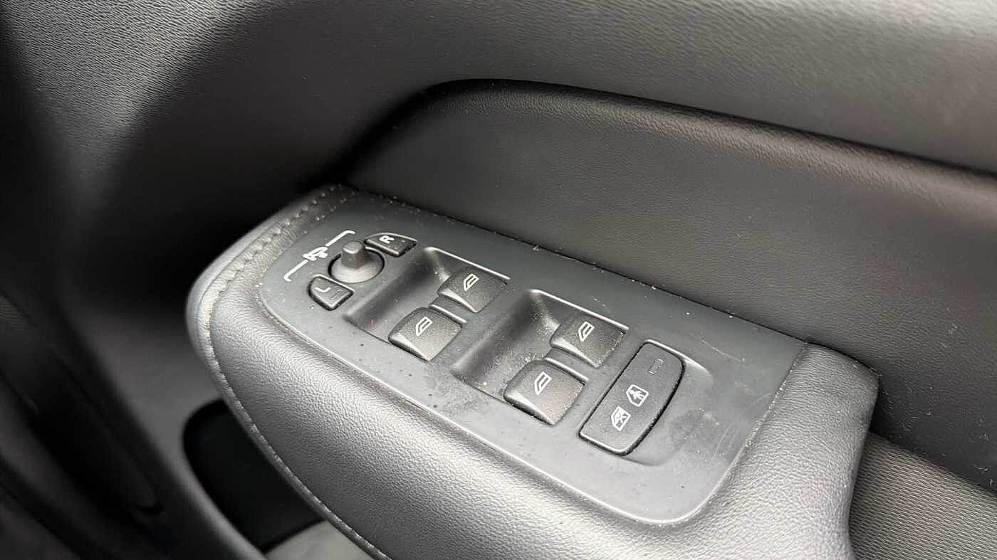 Used Volvo XC60 2023 for sale - 78036025: Photo 23