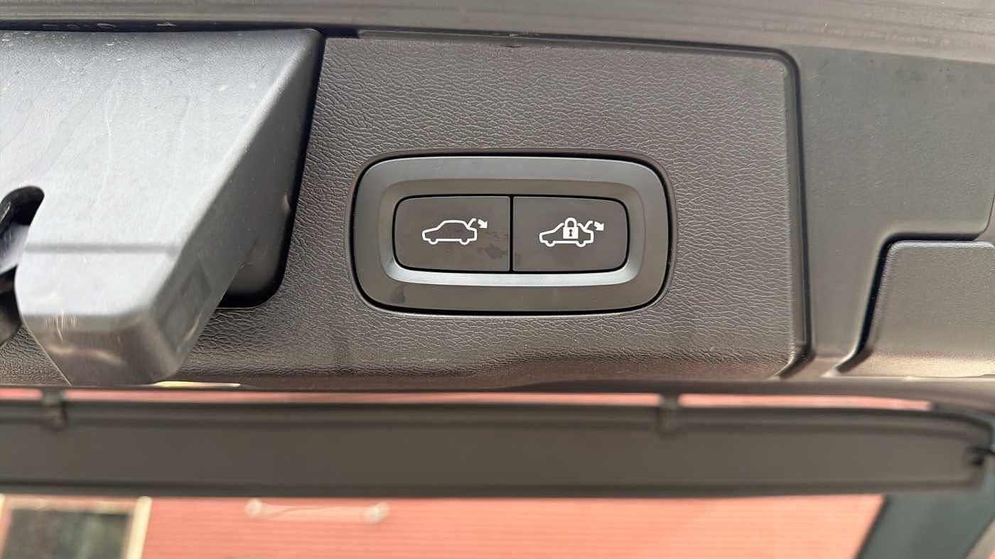 Used Volvo XC60 2023 for sale - 78036025: Photo 34