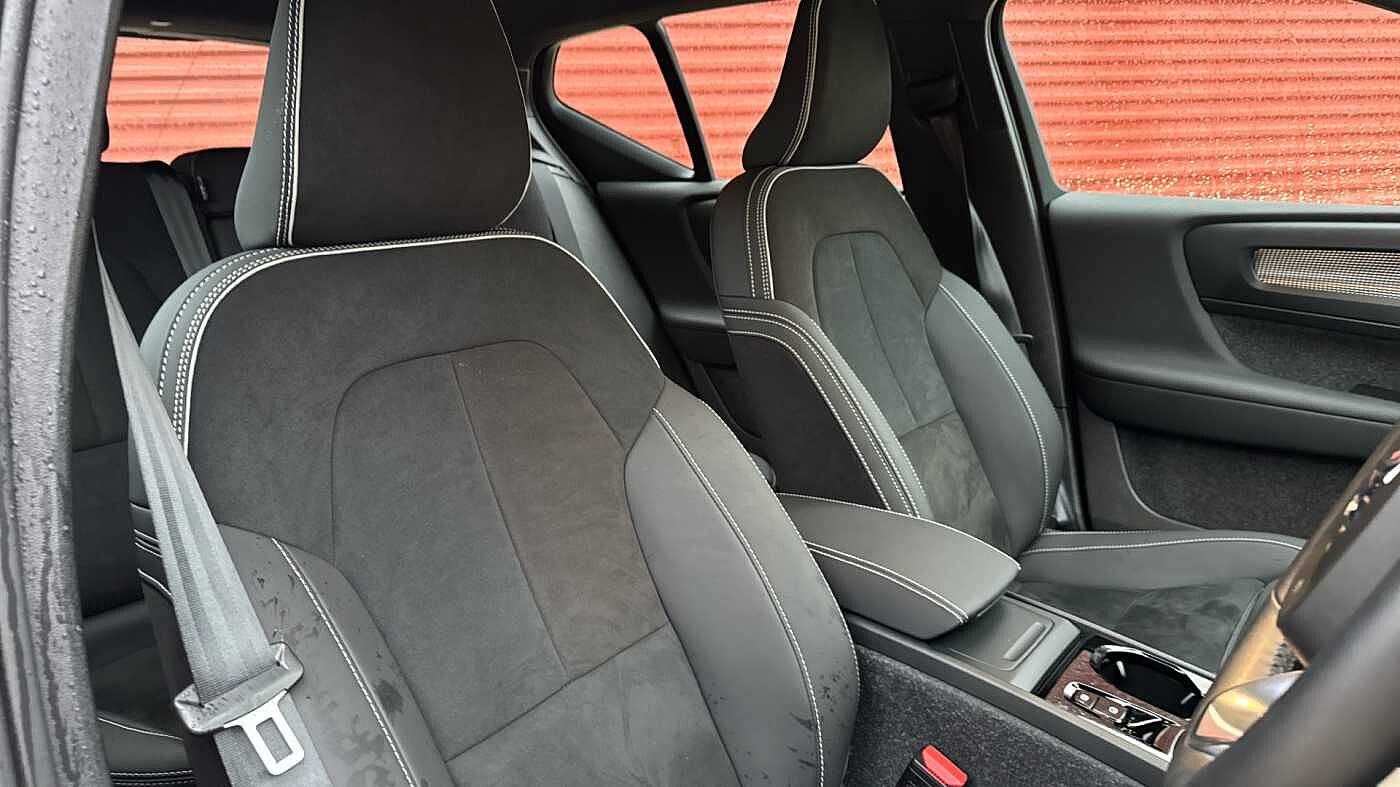 Used Volvo XC40 2024 for sale - 78036019: Photo 32