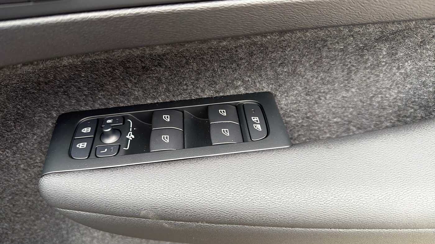 Used Volvo XC40 2025 for sale - 78035993: Photo 24