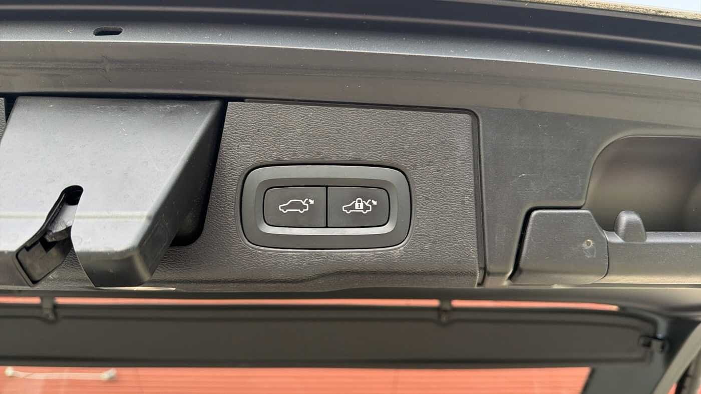 Used Volvo XC60 2021 for sale - 78036010: Photo 35