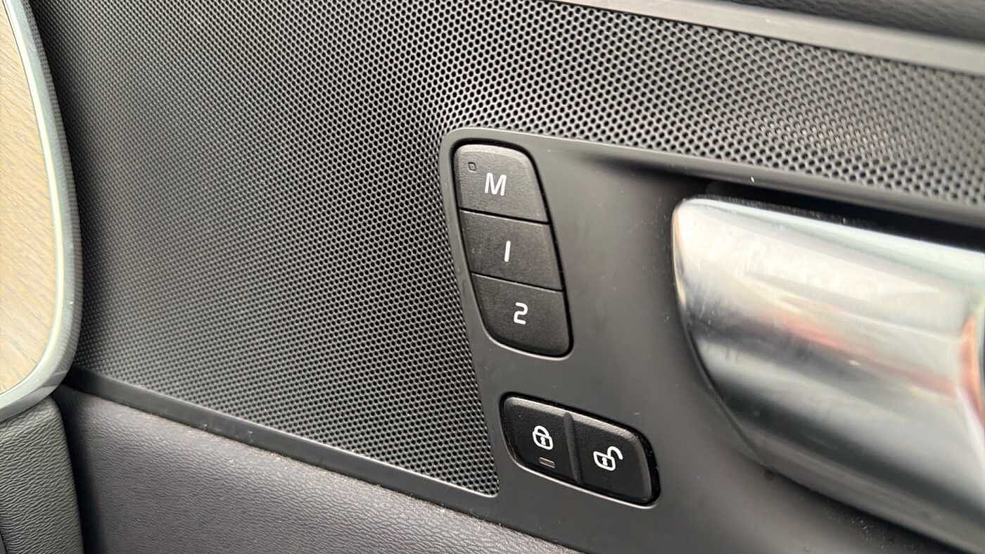 Used Volvo XC60 2021 for sale - 78036010: Photo 42