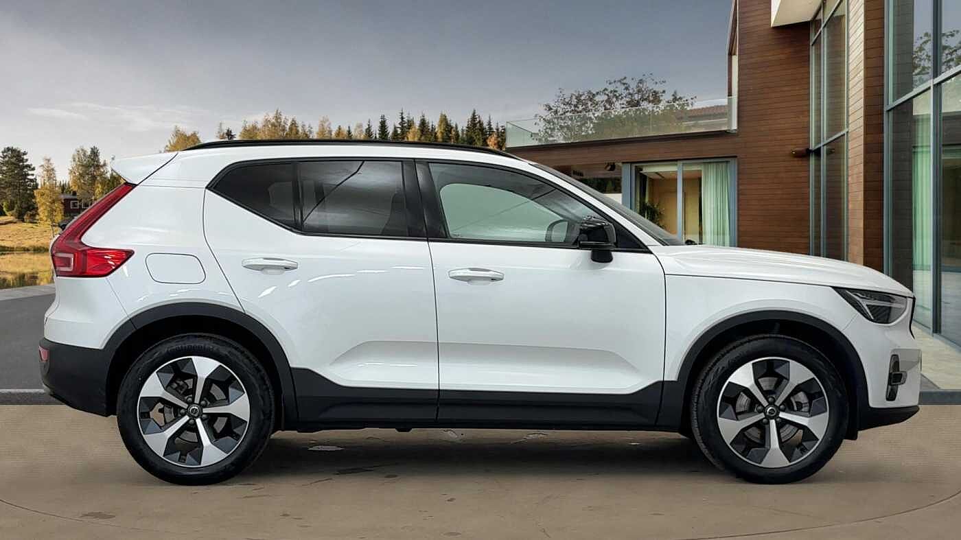 Used Volvo XC40 2025 for sale - 78035995: Photo 2