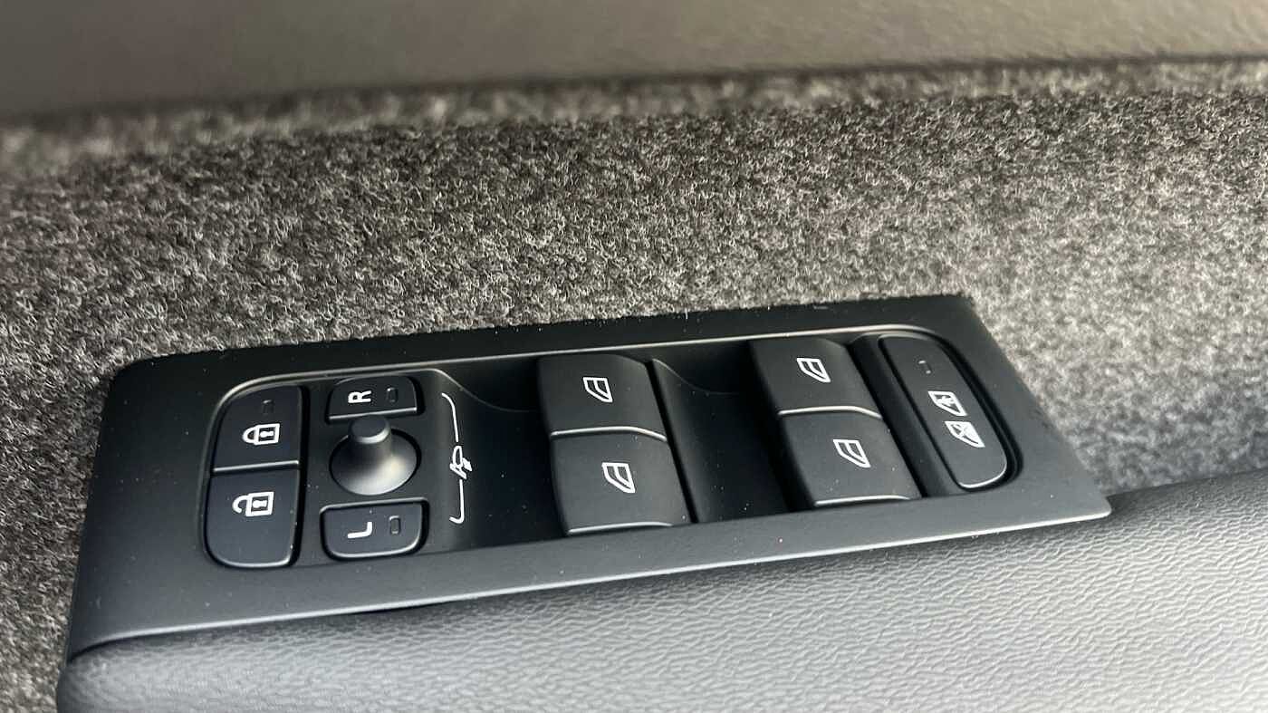 Used Volvo EX40 2025 for sale - 78036021: Photo 24