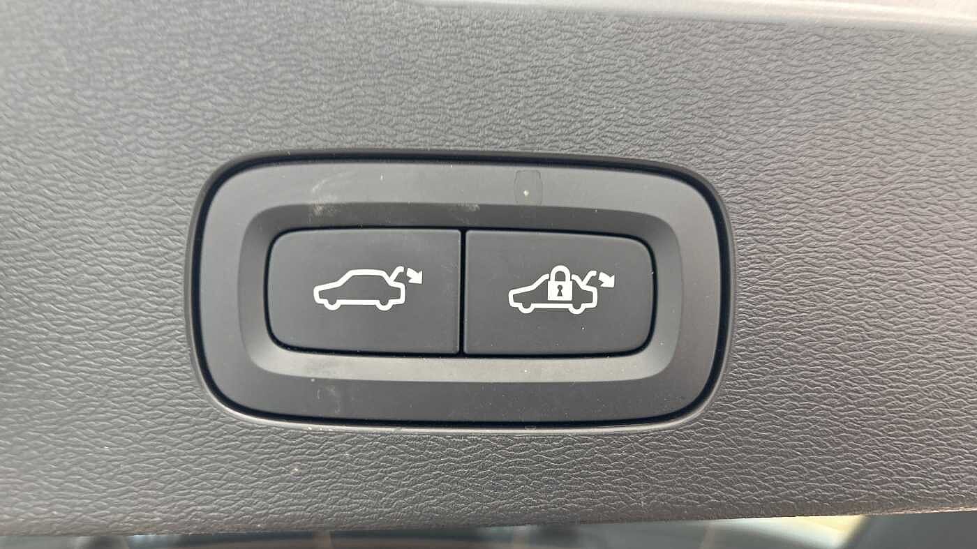 Used Volvo V60 2025 for sale - 78035997: Photo 19