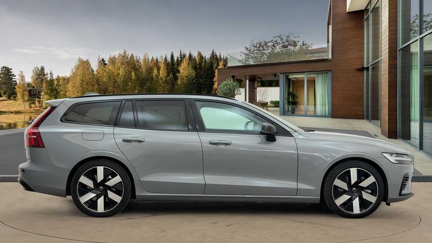 Used Volvo V60 2025 for sale - 78035997: Photo 2