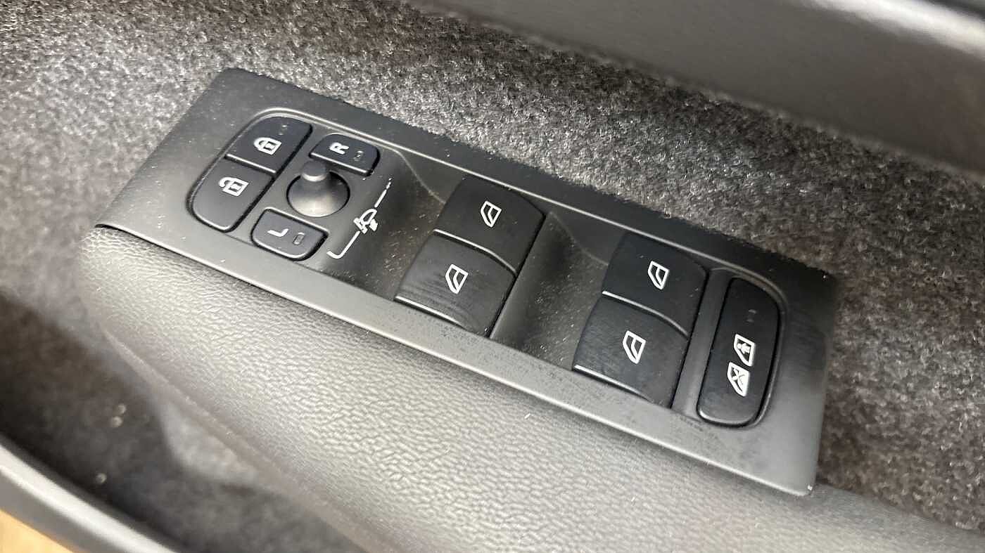 Used Volvo XC40 2024 for sale - 78035996: Photo 25