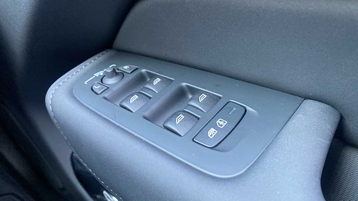 Used Volvo XC60 2025 for sale - 78035991: Photo 25