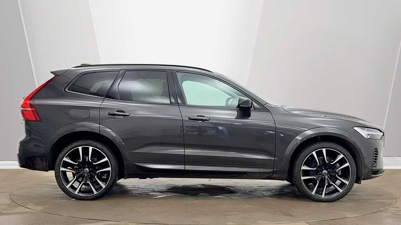 Used Volvo XC60 2023 for sale - 78140509: Photo 2