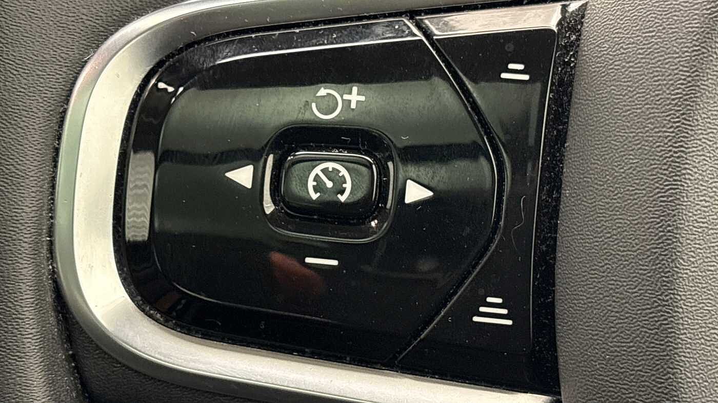 Used Volvo XC60 2023 for sale - 78140509: Photo 30