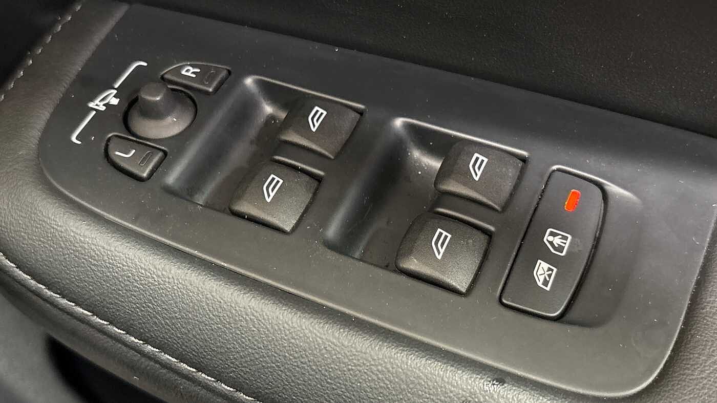 Used Volvo V60 2025 for sale - 78036001: Photo 24