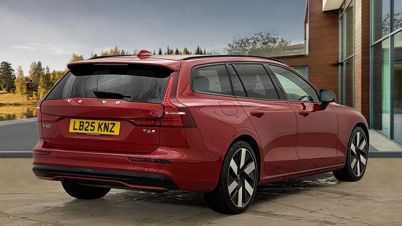 Used Volvo V60 2025 for sale - 78036001: Photo 3