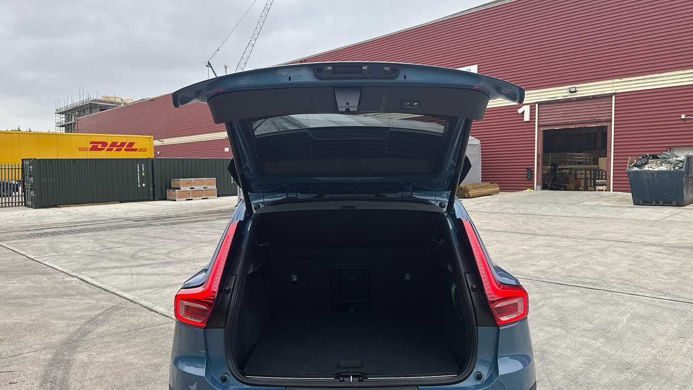 Used Volvo XC40 2023 for sale - 78027877: Photo 15