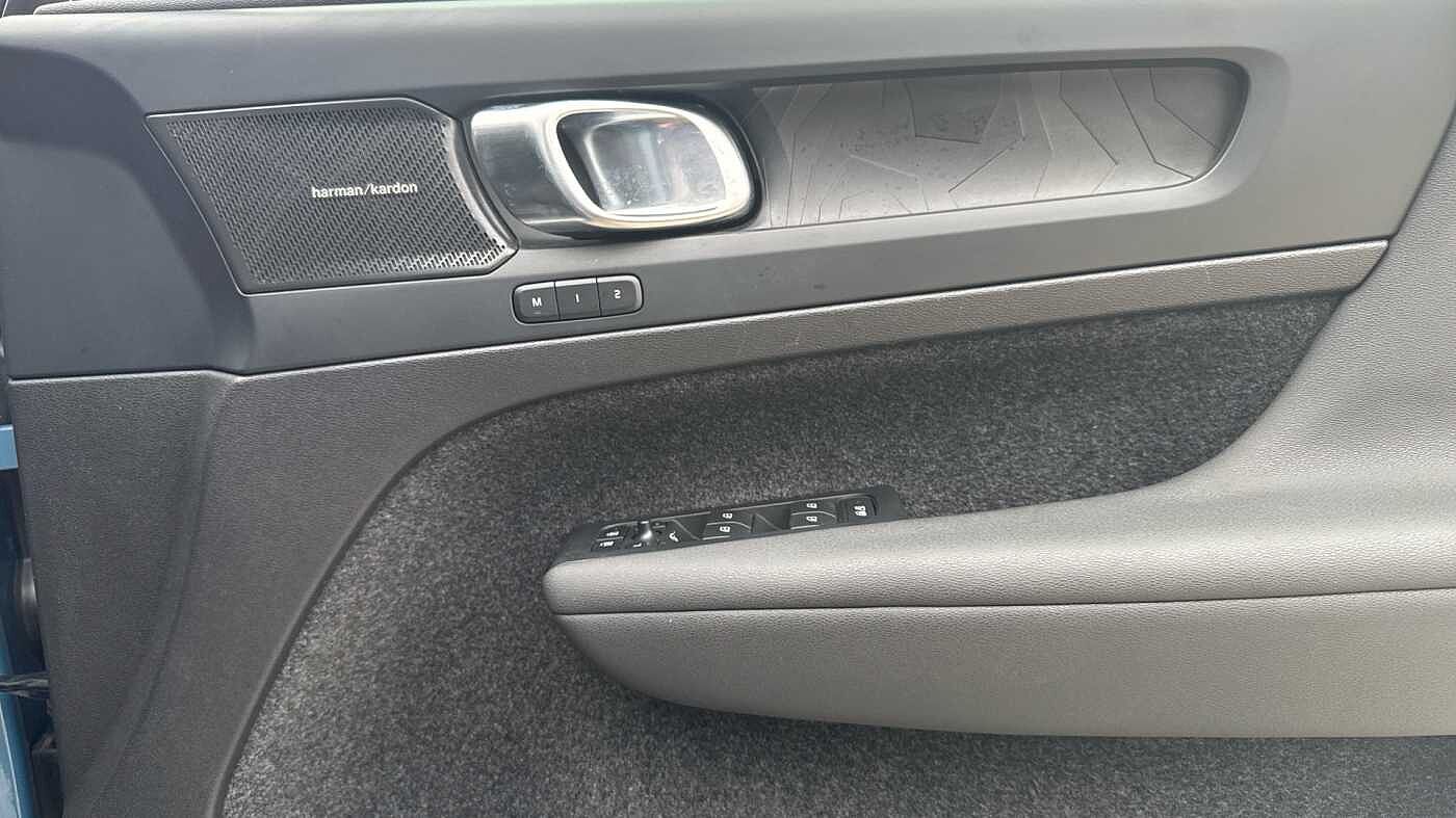 Used Volvo XC40 2023 for sale - 78027877: Photo 30